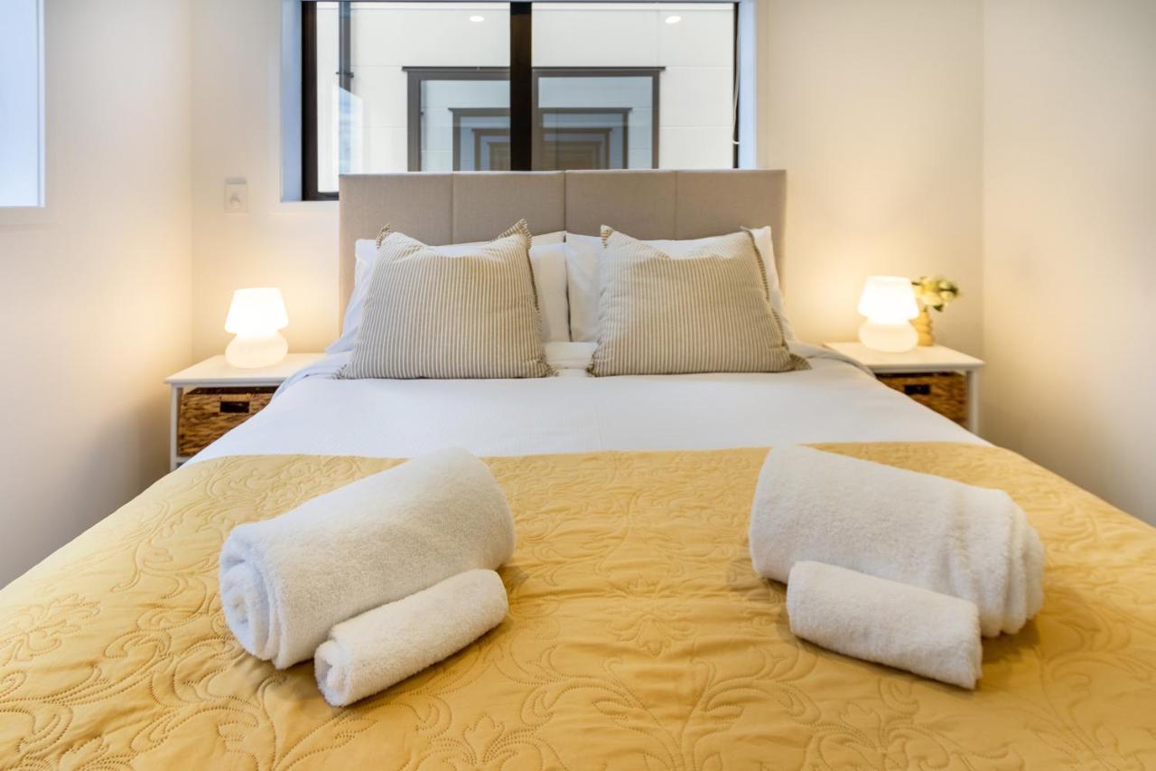 Inner Luxury 2 Bedroom 2 Bathroom *