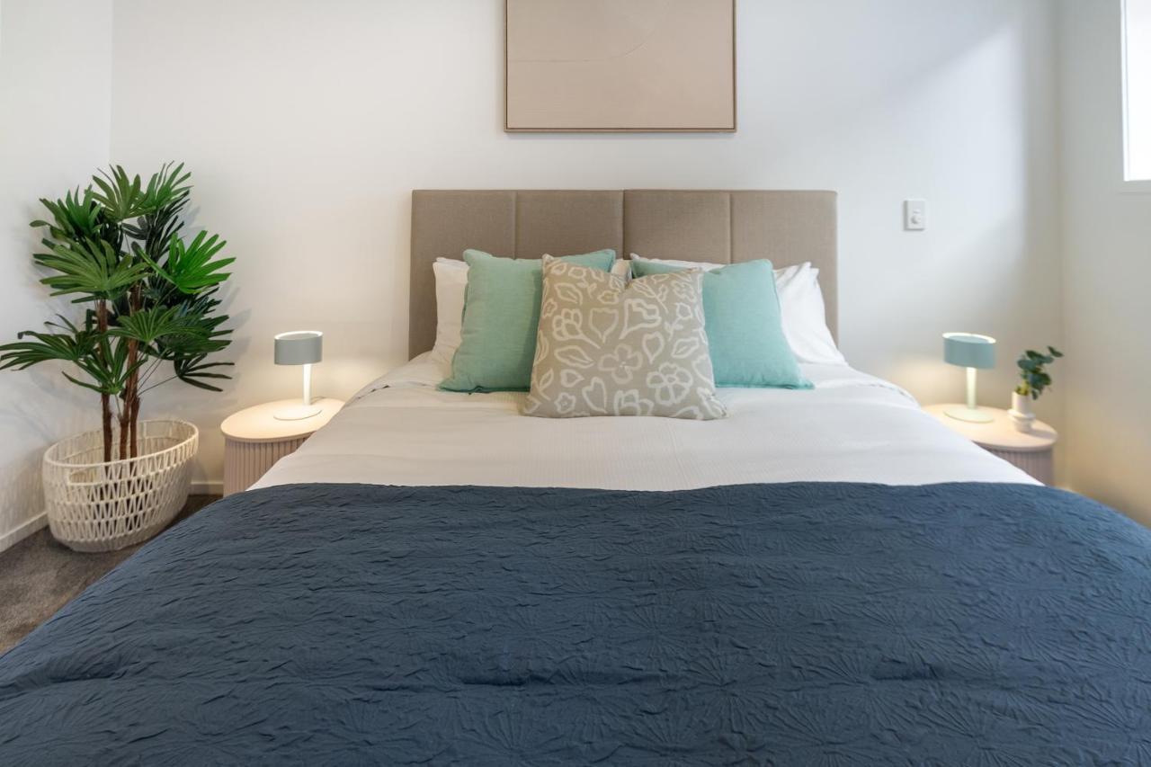 Inner Luxury 2 Bedroom 2 Bathroom *
